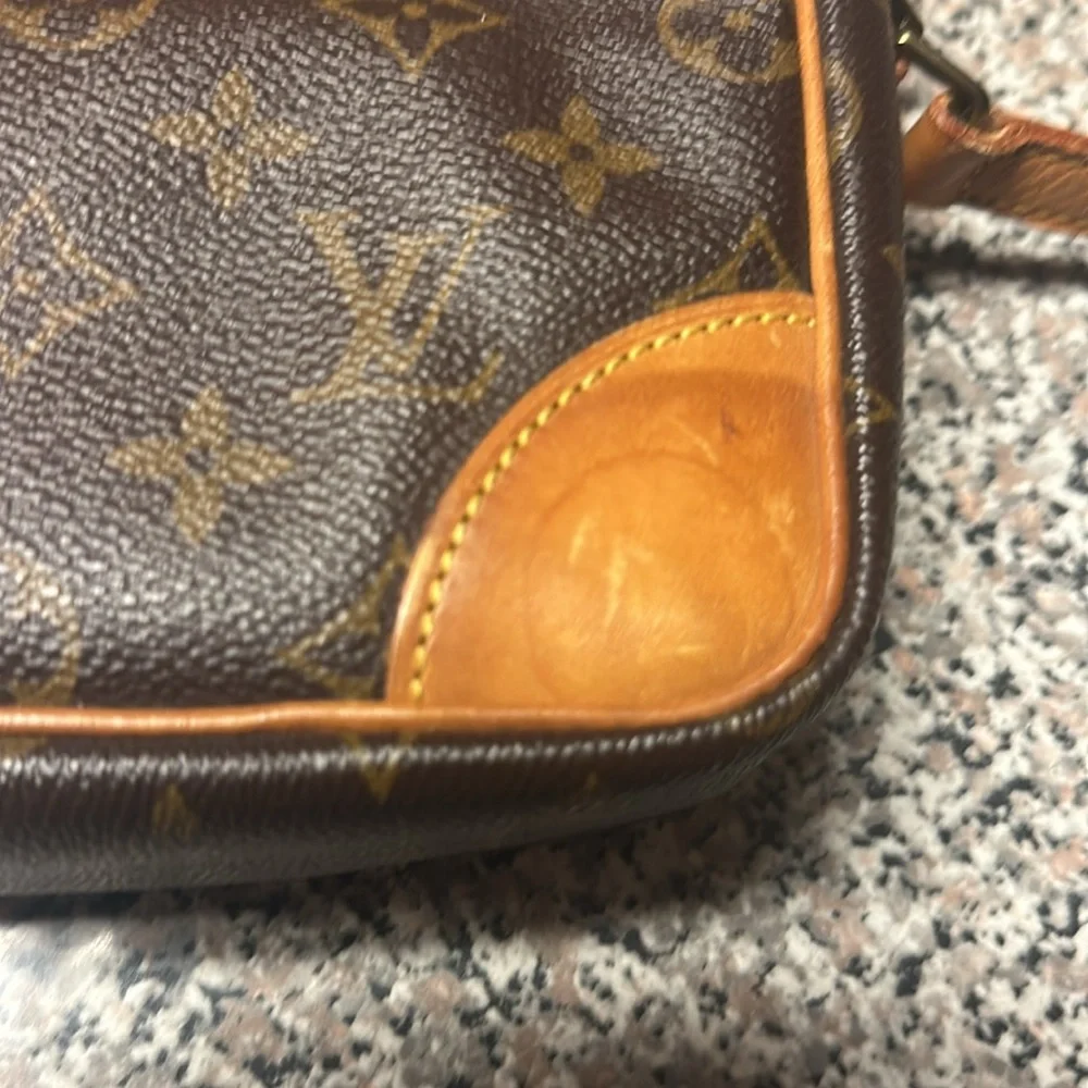 **SOLD**Louis Vuitton Trocadero 27 - Picture 4 of 16